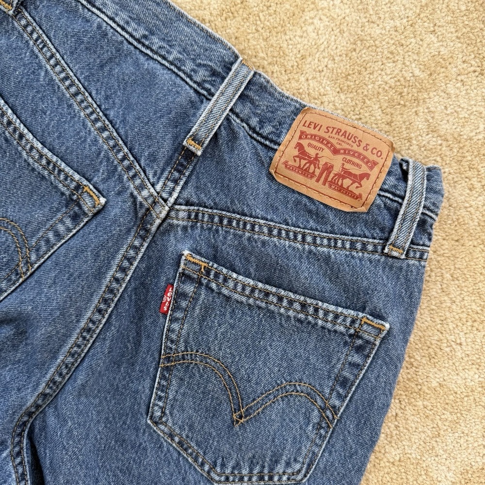 Levi's Jeans High Waisted Straight Leg Medium Denim Wash Blue Women's Sz 24.5x26 - Picture 4 of 9